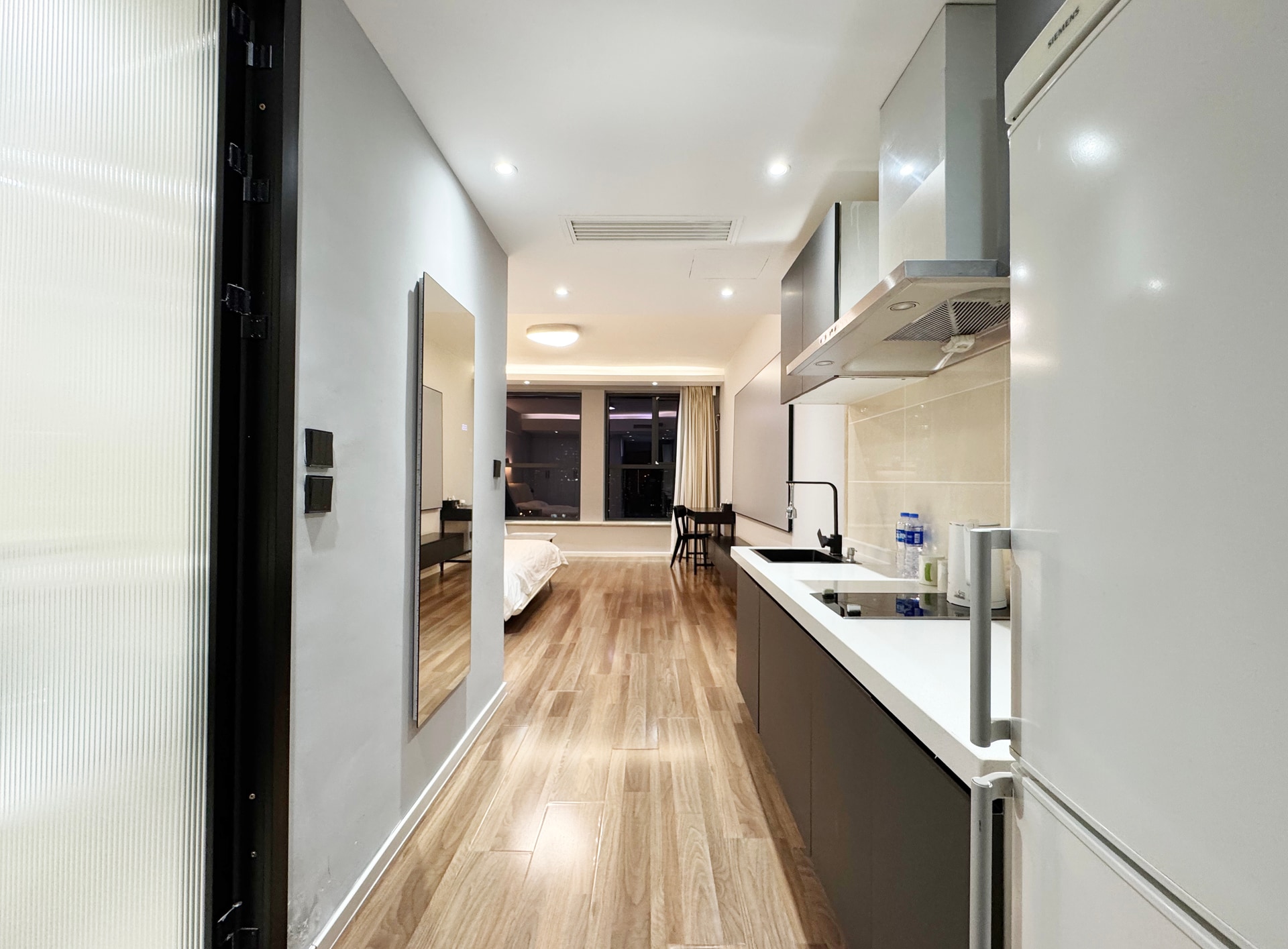 View 1-bedroom apartment in Chaoyang, Beijing | Modern Studio in Chaoyang near Guomao — Photo 4 of 7