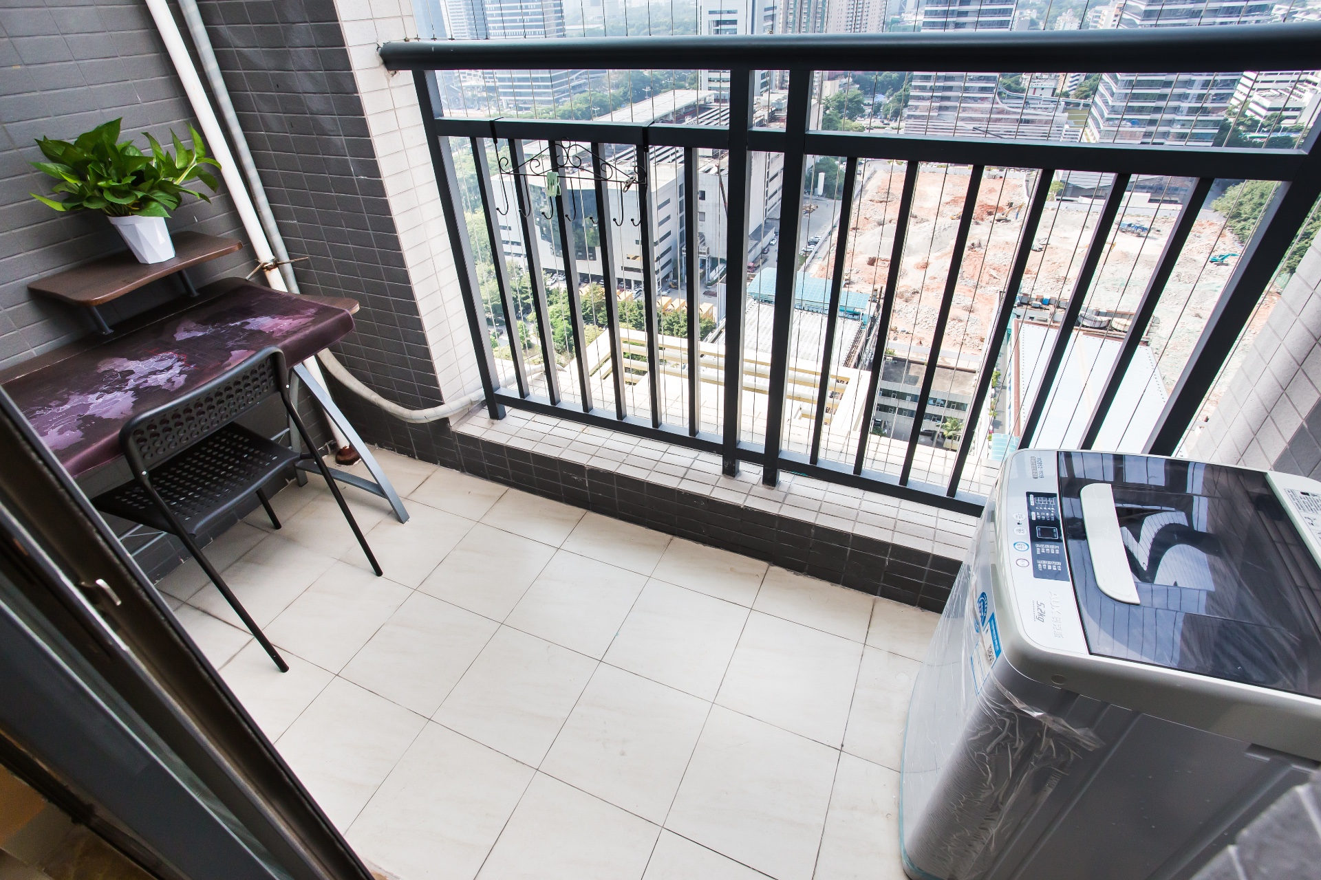 View 2-bedroom apartment in Nanshan, Shenzhen | 2 Bedroom in Apartment Soho — Photo 8 of 9