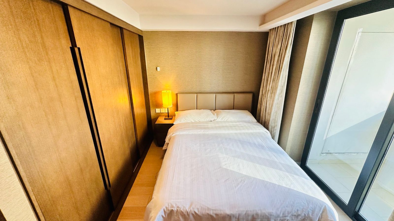 View 3-bedroom apartment in Chaoyang, Beijing | 3 Bedroom Apartment in Guomao 110 M² — Photo 6 of 8