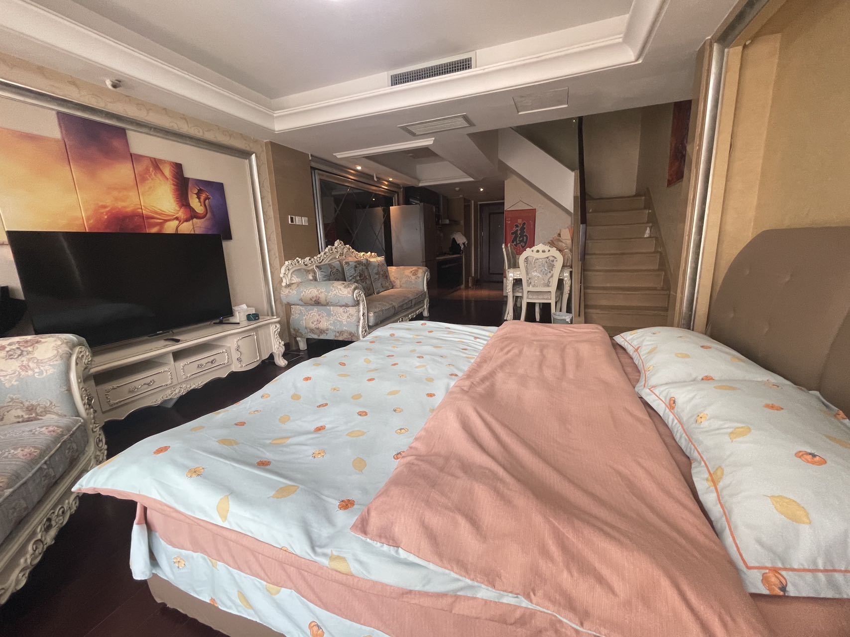 View 1-bedroom apartment in Chaoyang, Beijing | 2 Beds Loft in Chaoyang district near Sanlitun — Photo 7 of 9