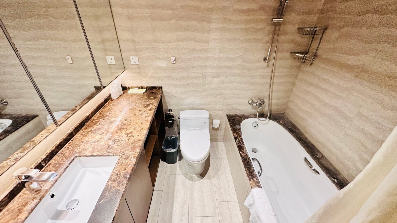 View 1-bedroom apartment in Chaoyang, Beijing | 1 Bedroom Apartment in Guomao 52 M² — Photo 3 of 5