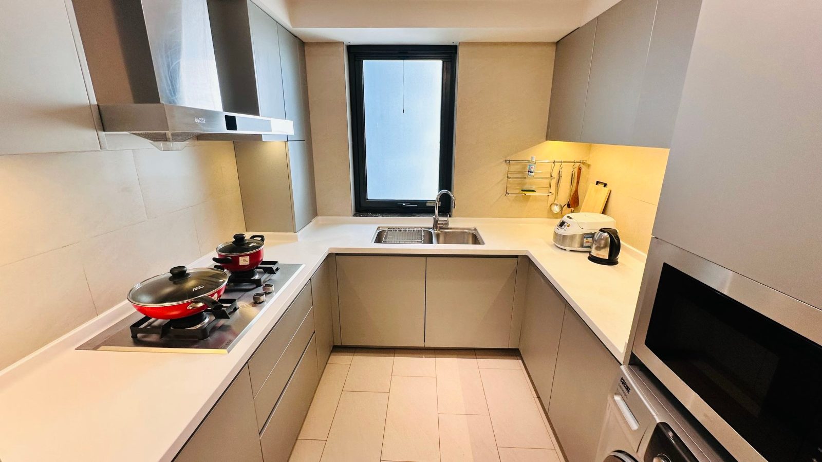 View 2-bedroom apartment in Chaoyang, Beijing | 2 Bedroom Apartment in Guomao 78 M² — Photo 6 of 7