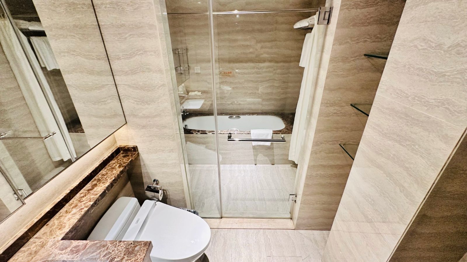 View 2-bedroom apartment in Chaoyang, Beijing | 2 Bedroom Apartment in Guomao 78 M² — Photo 7 of 7