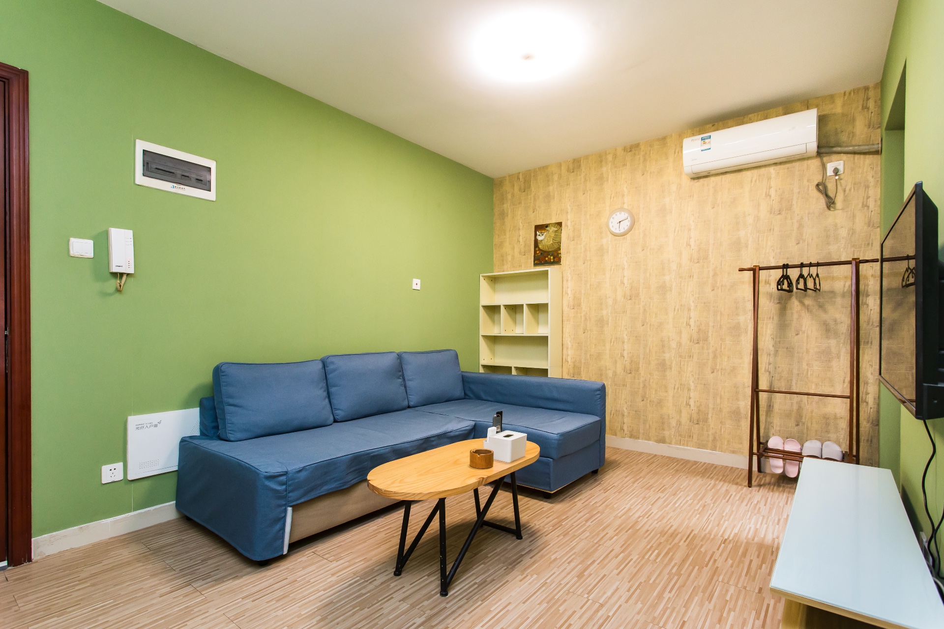 View 1-bedroom apartment in Nanshan, Shenzhen | 1 Bedroom in Apartment Soho — Photo 3 of 8