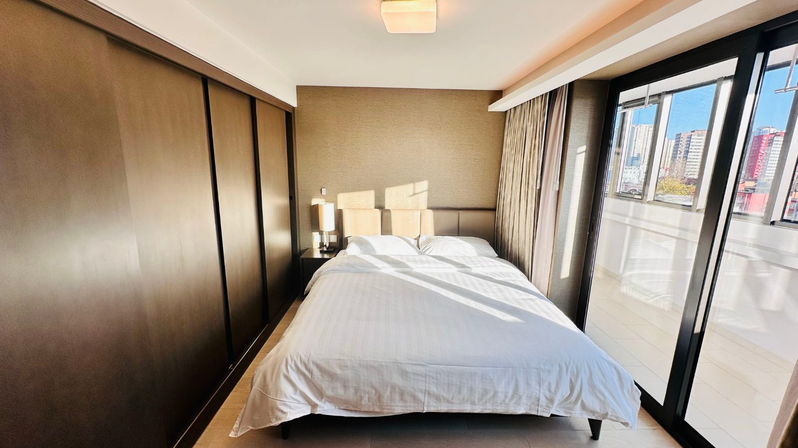 View 2-bedroom apartment in Chaoyang, Beijing | 2 Bedroom Apartment in Guomao 78 M² — Photo 3 of 7