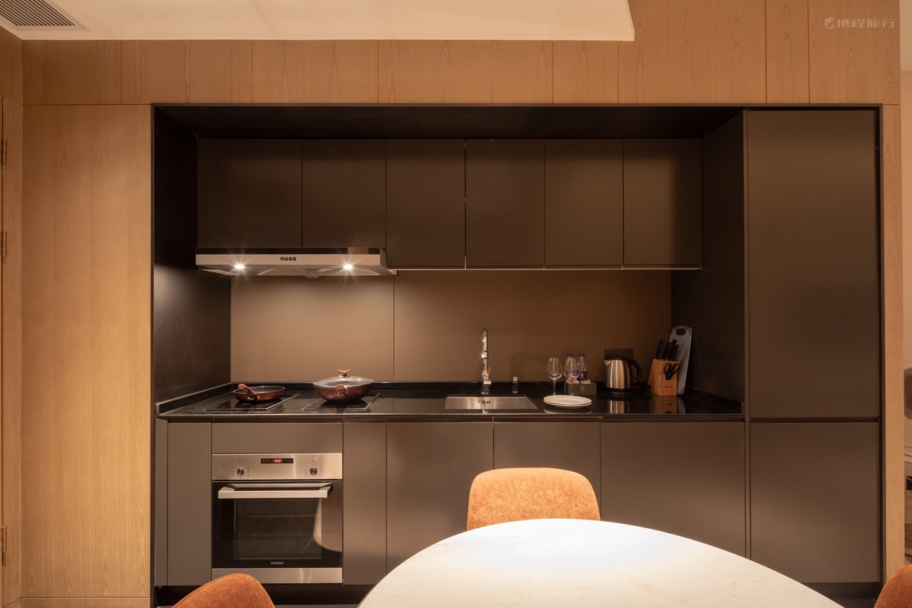 View 1-bedroom apartment in Wuhou, Chengdu | Primcasa Deluxe One Bedroom — Photo 3 of 5