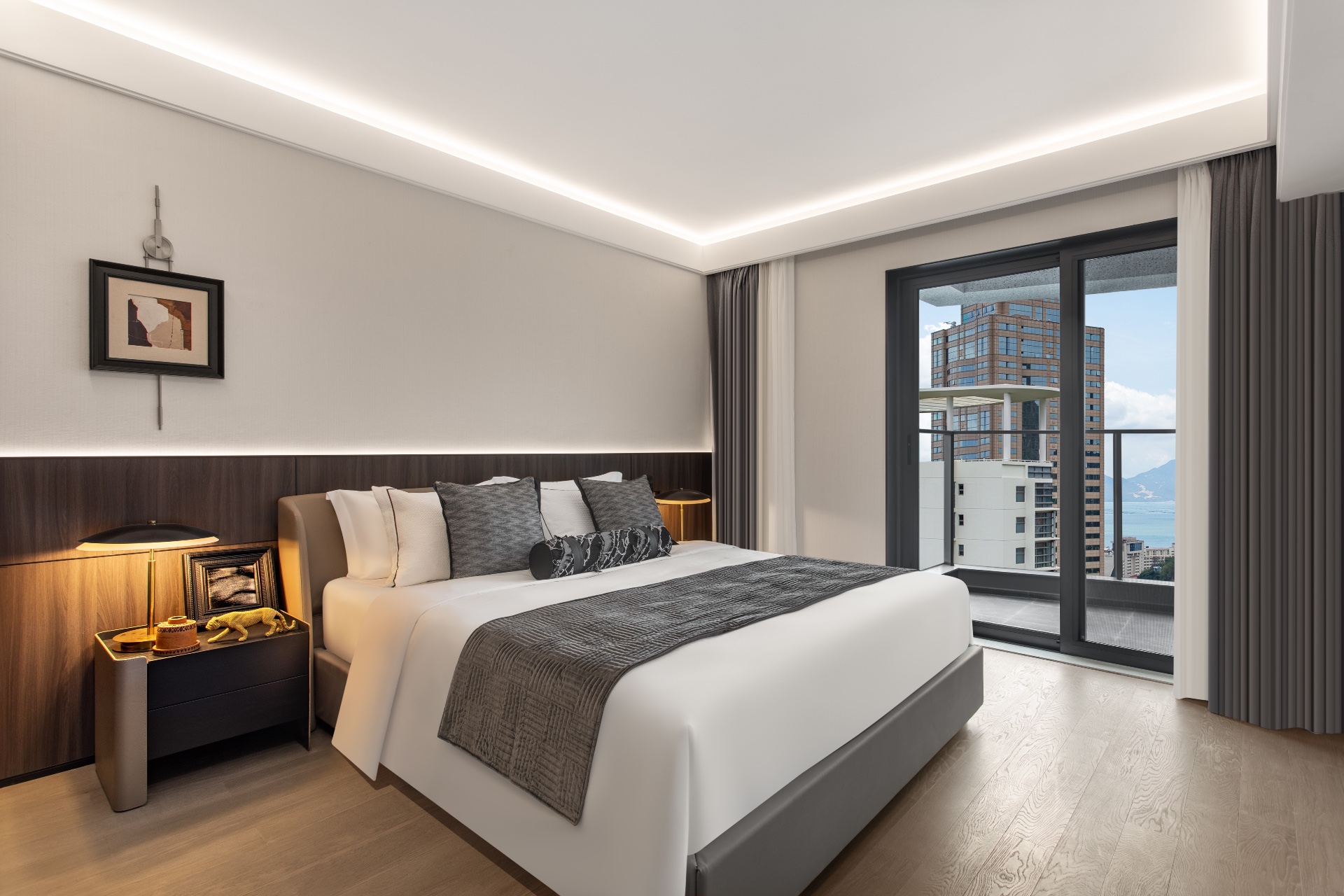 View 2-bedroom apartment in Nanshan, Shenzhen | Deluxe Two Bedroom in Gaige — Photo 2 of 6