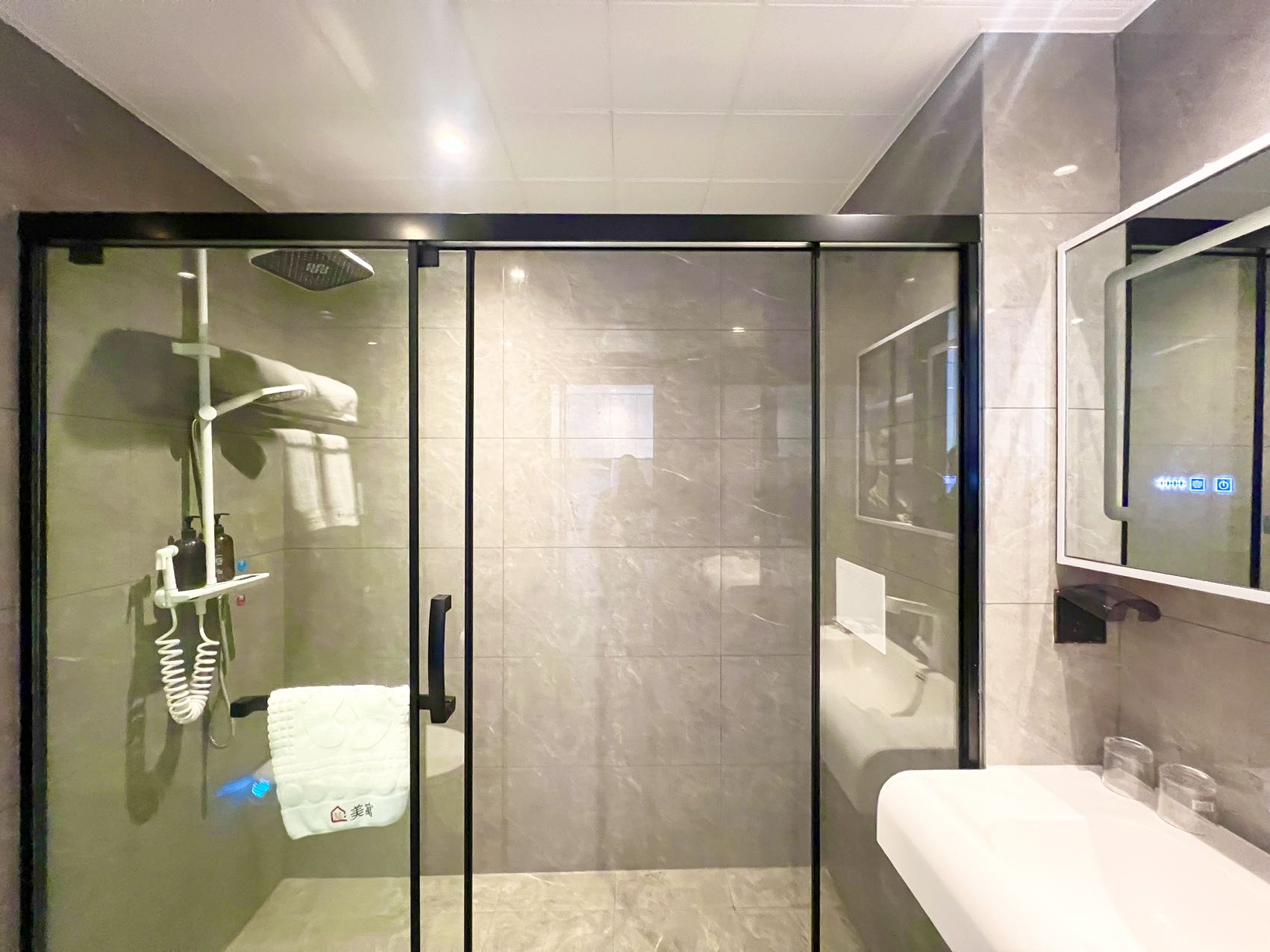 View 1-bedroom apartment in Chaoyang, Beijing | Modern Studio in Chaoyang near Guomao — Photo 7 of 9