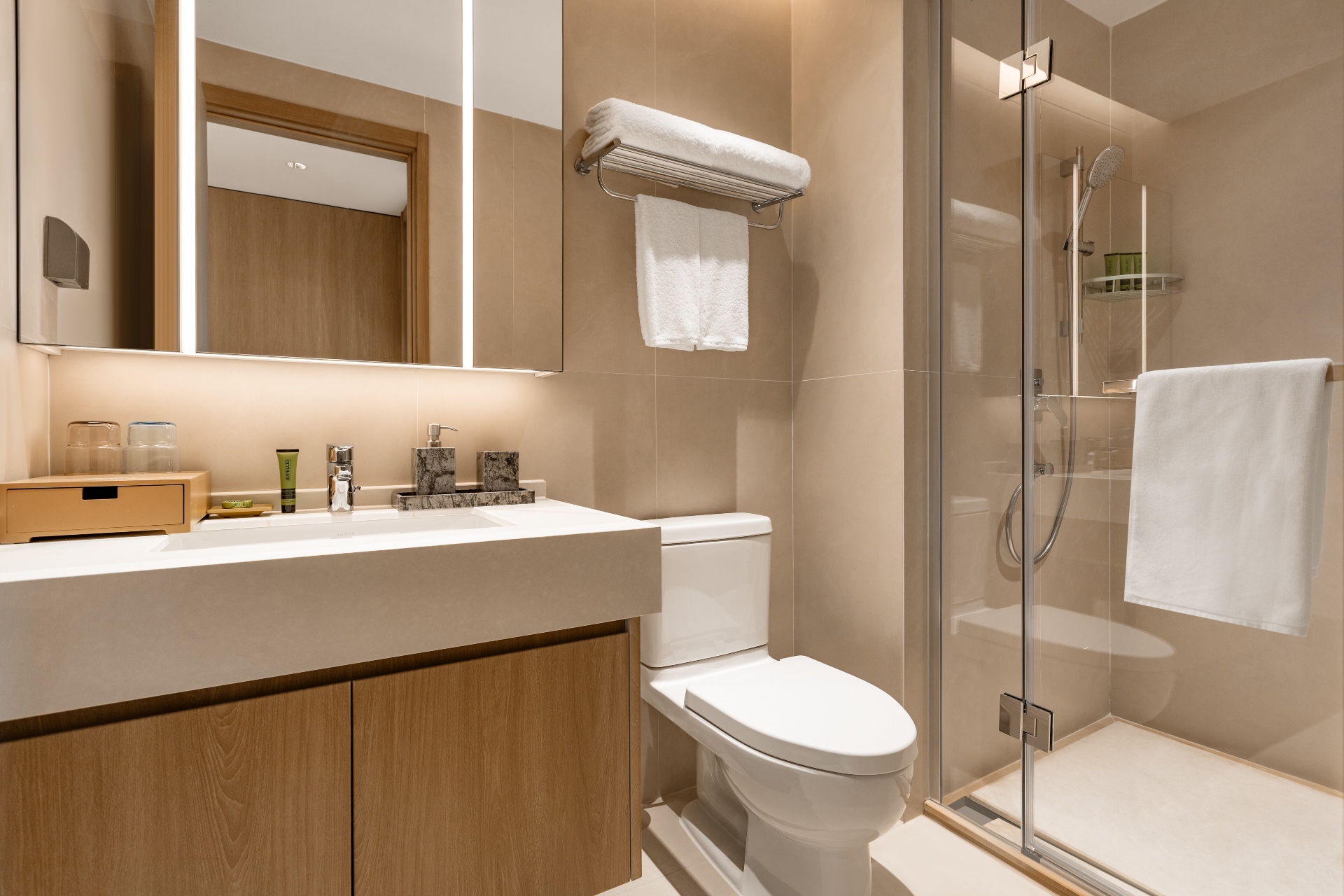 View 2-bedroom apartment in Nanshan, Shenzhen | Two Bedroom in Gaige — Photo 4 of 5