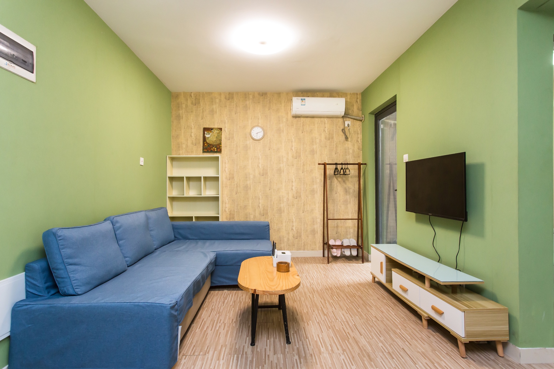 View 1-bedroom apartment in Nanshan, Shenzhen | 1 Bedroom in Apartment Soho — Photo 2 of 8