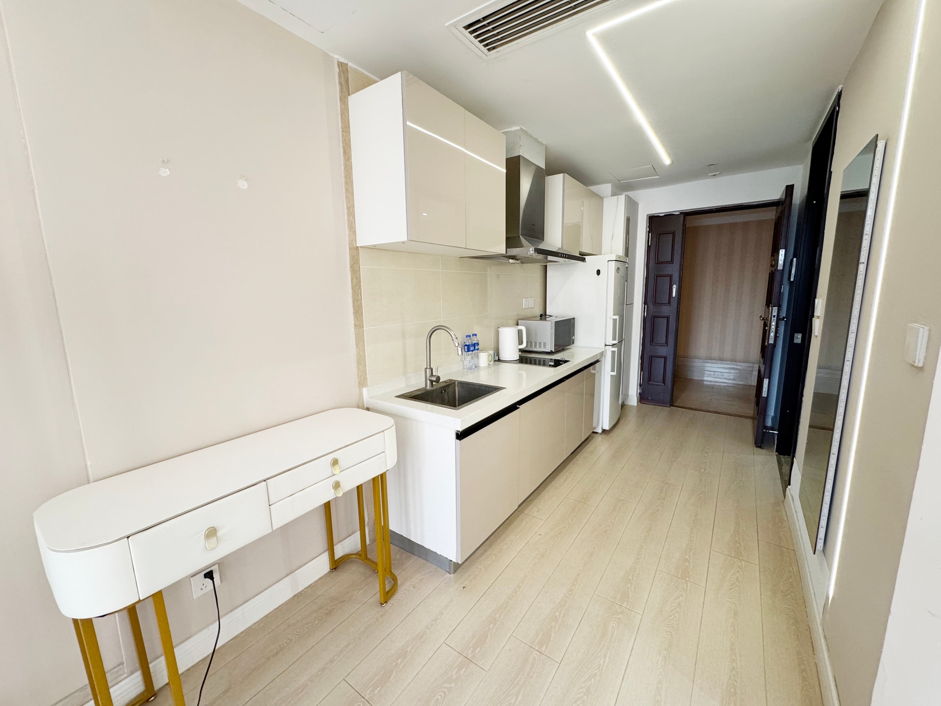 View 1-bedroom apartment in Chaoyang, Beijing | Modern Studio in Chaoyang near Guomao — Photo 5 of 5