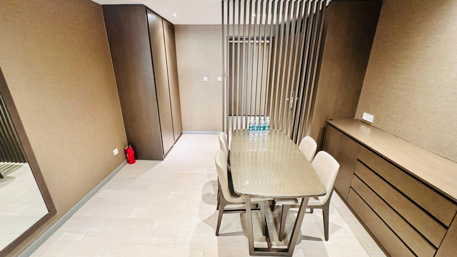 View 2-bedroom apartment in Chaoyang, Beijing | 2 Bedroom Apartment in Guomao 78 M² — Photo 4 of 7