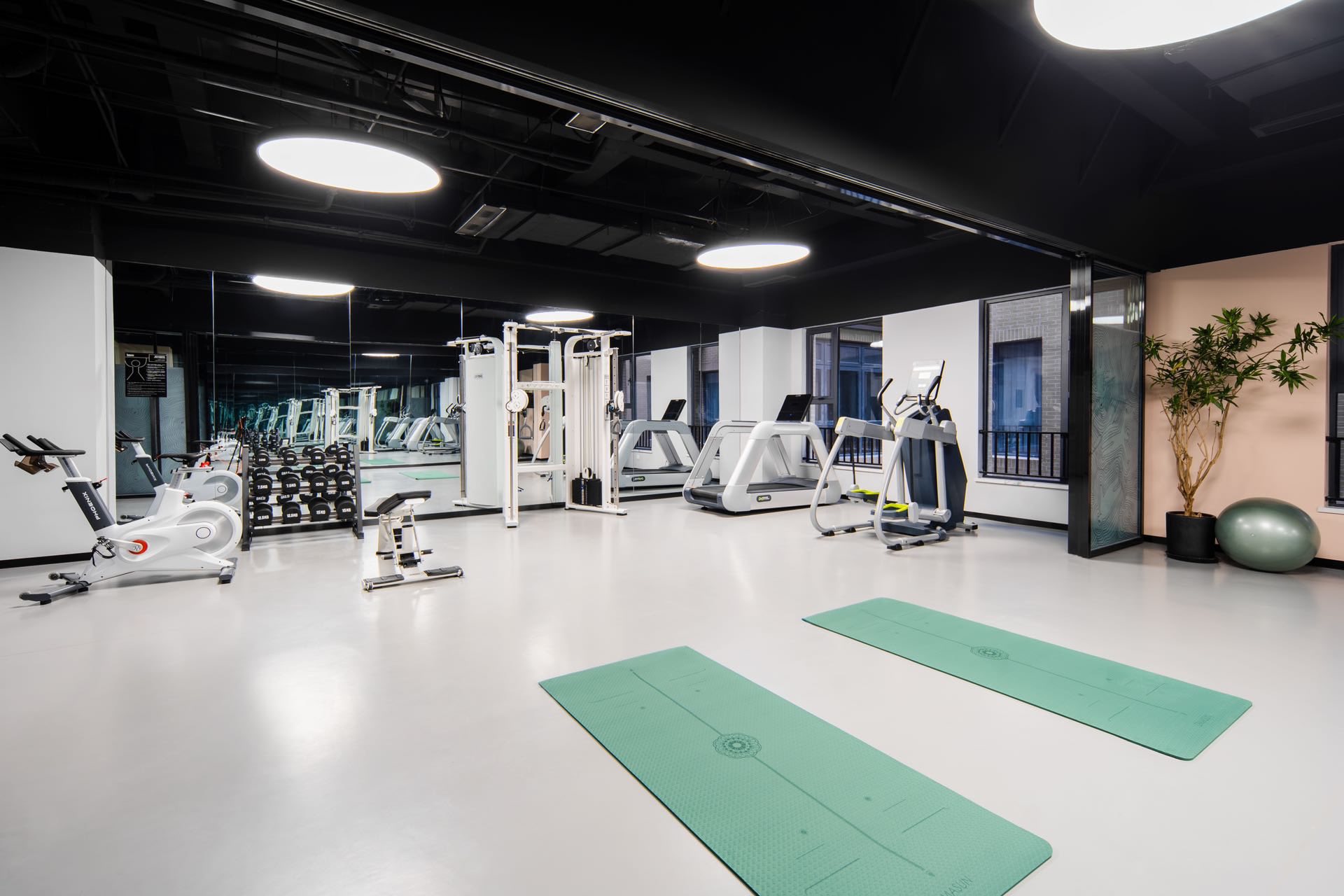 View 1-bedroom apartment in Hongkou, Shanghai | Deluxe 1 Bedroom in Base Bashi — Photo 5 of 8