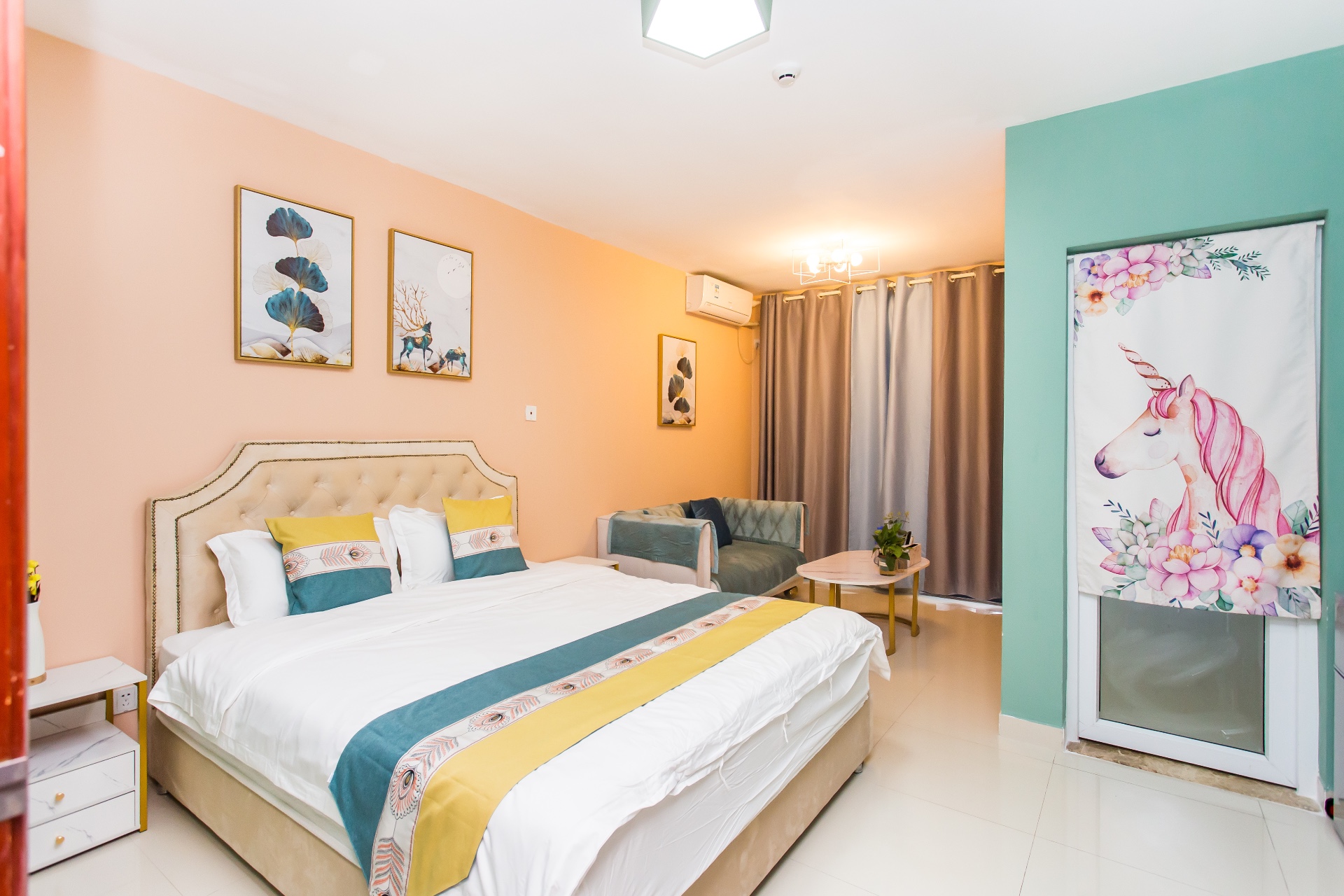 View 1-bedroom apartment in Nanshan, Shenzhen | 1 Bedroom in Apartment Soho — Photo 5 of 10