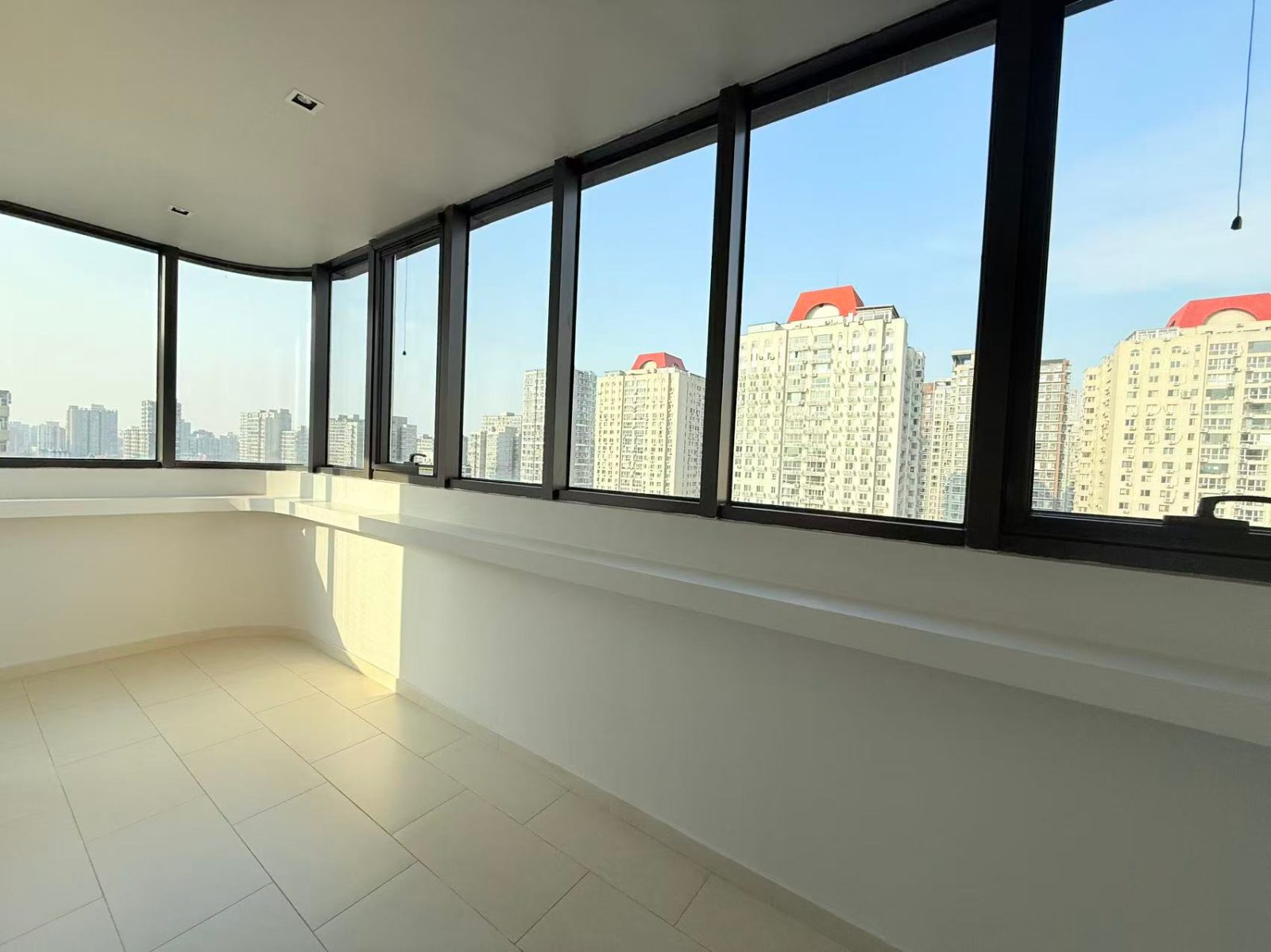 View 3-bedroom apartment in Chaoyang, Beijing | 3 Bedroom Apartment in Guomao 110 M² — Photo 3 of 8