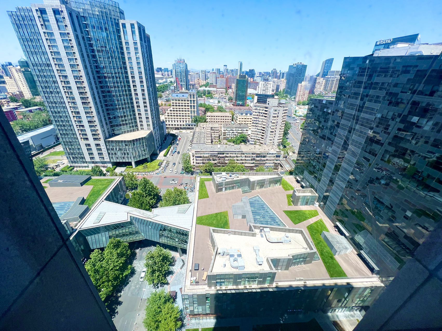 View 1-bedroom apartment in Chaoyang, Beijing | Modern Studio in Chaoyang near Guomao — Photo 8 of 9