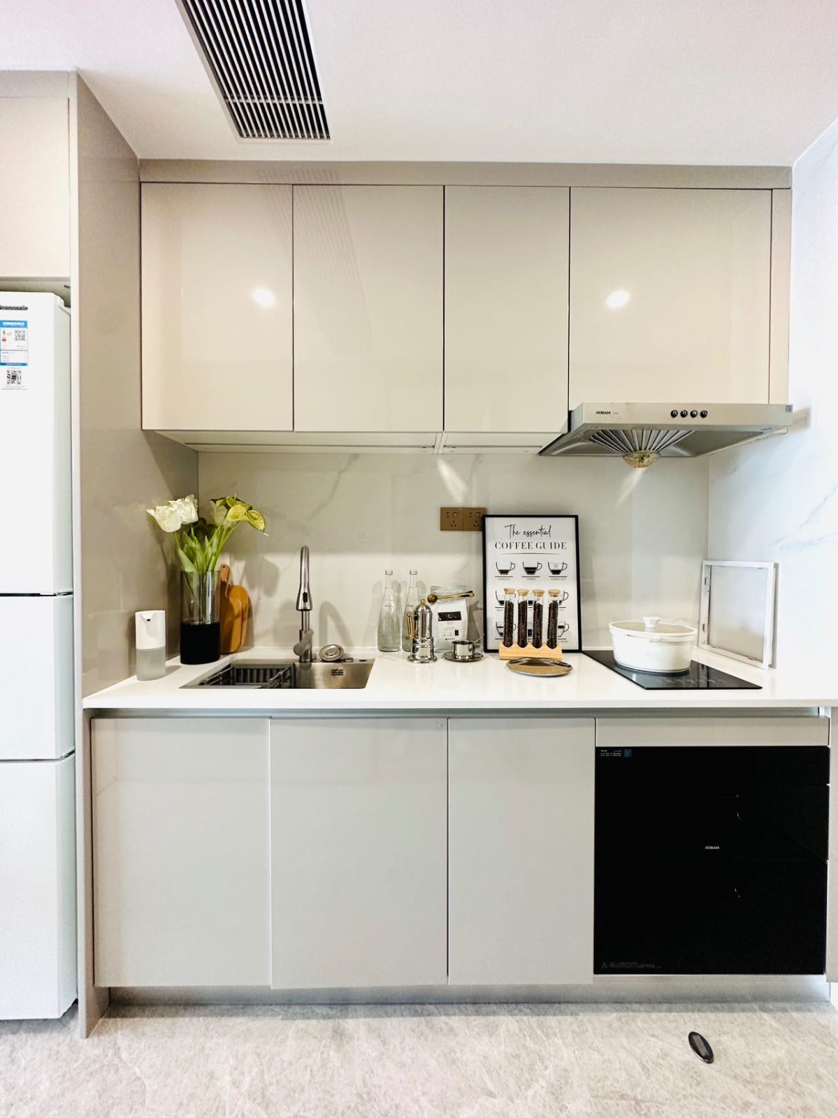 View 2-bedroom apartment in Nanshan, Shenzhen | Two Bedroom in Xiyu — Photo 7 of 10