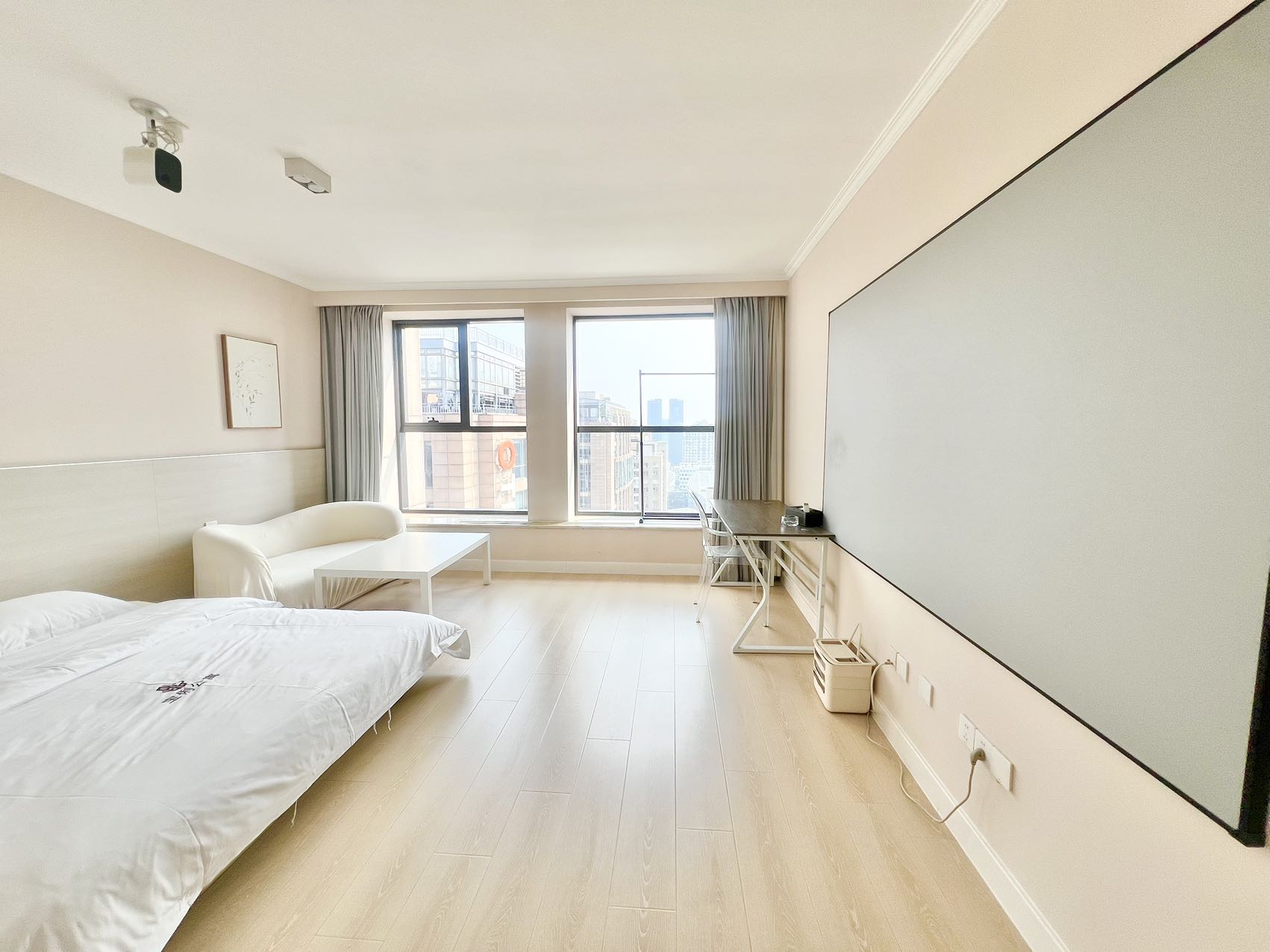 1-bedroom apartment in Chaoyang, Beijing — parking available | Modern Studio in Chaoyang near Guomao — Photo 1