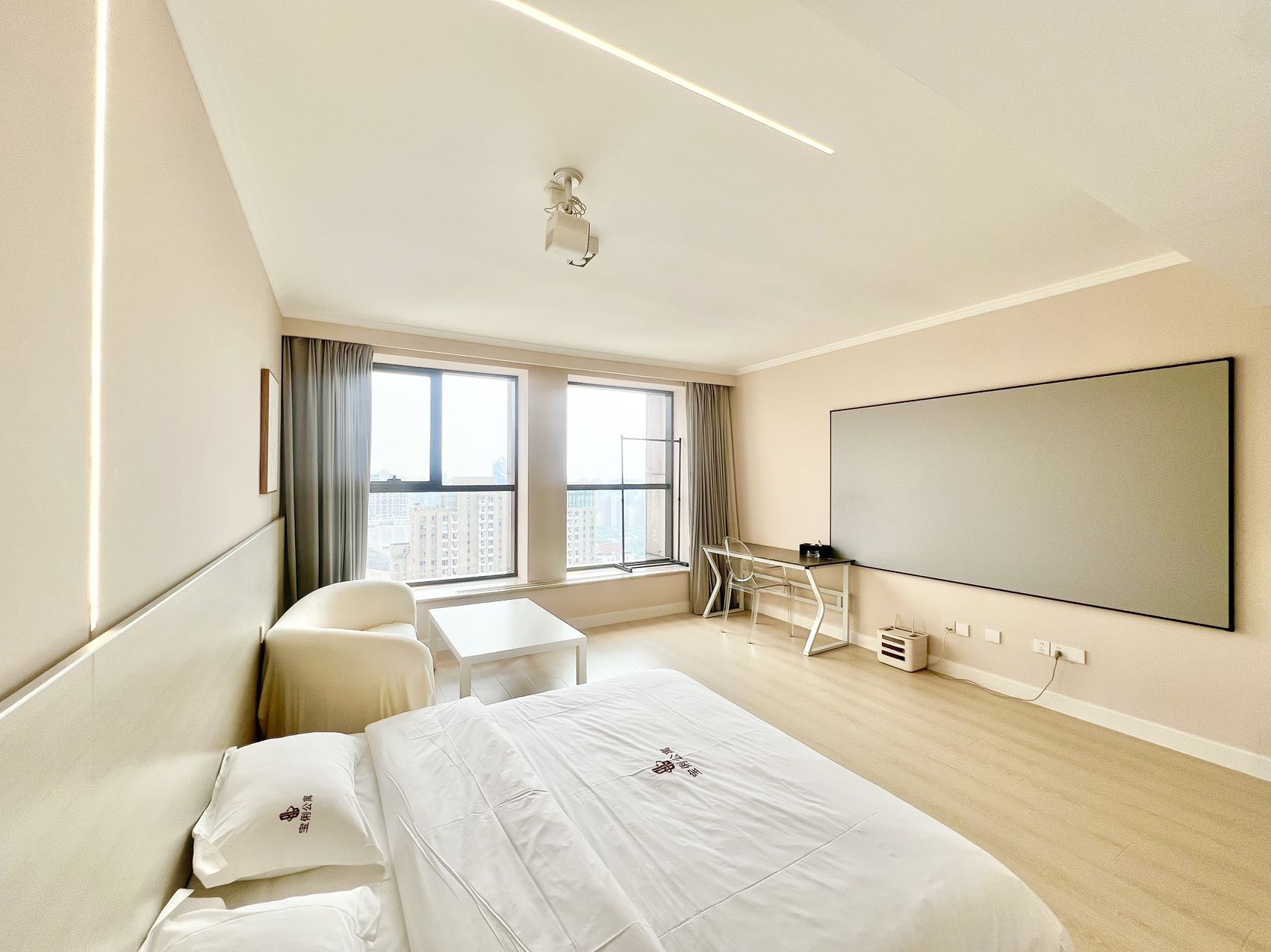 View 1-bedroom apartment in Chaoyang, Beijing | Modern Studio in Chaoyang near Guomao — Photo 2 of 8