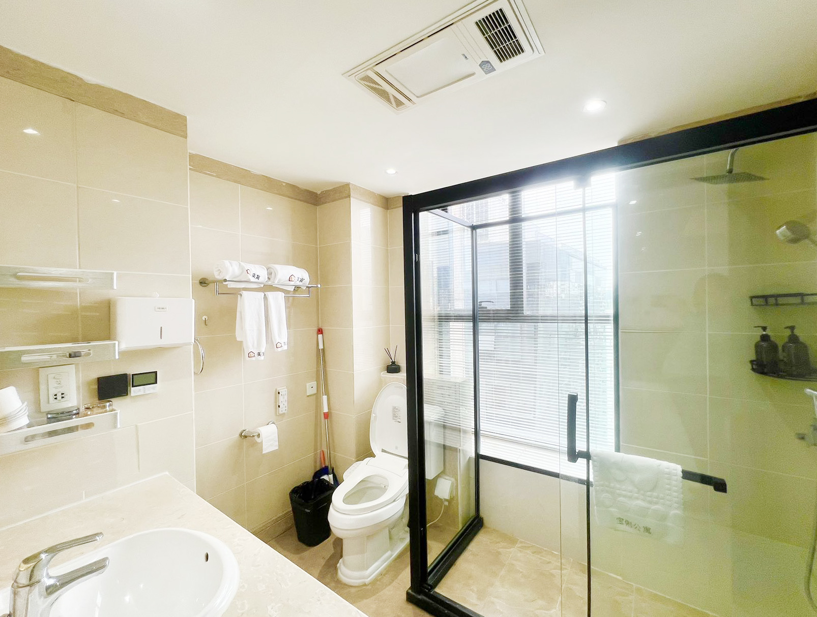 View 1-bedroom apartment in Chaoyang, Beijing | 1 Bedroom in Chaoyang near Guomao — Photo 7 of 8