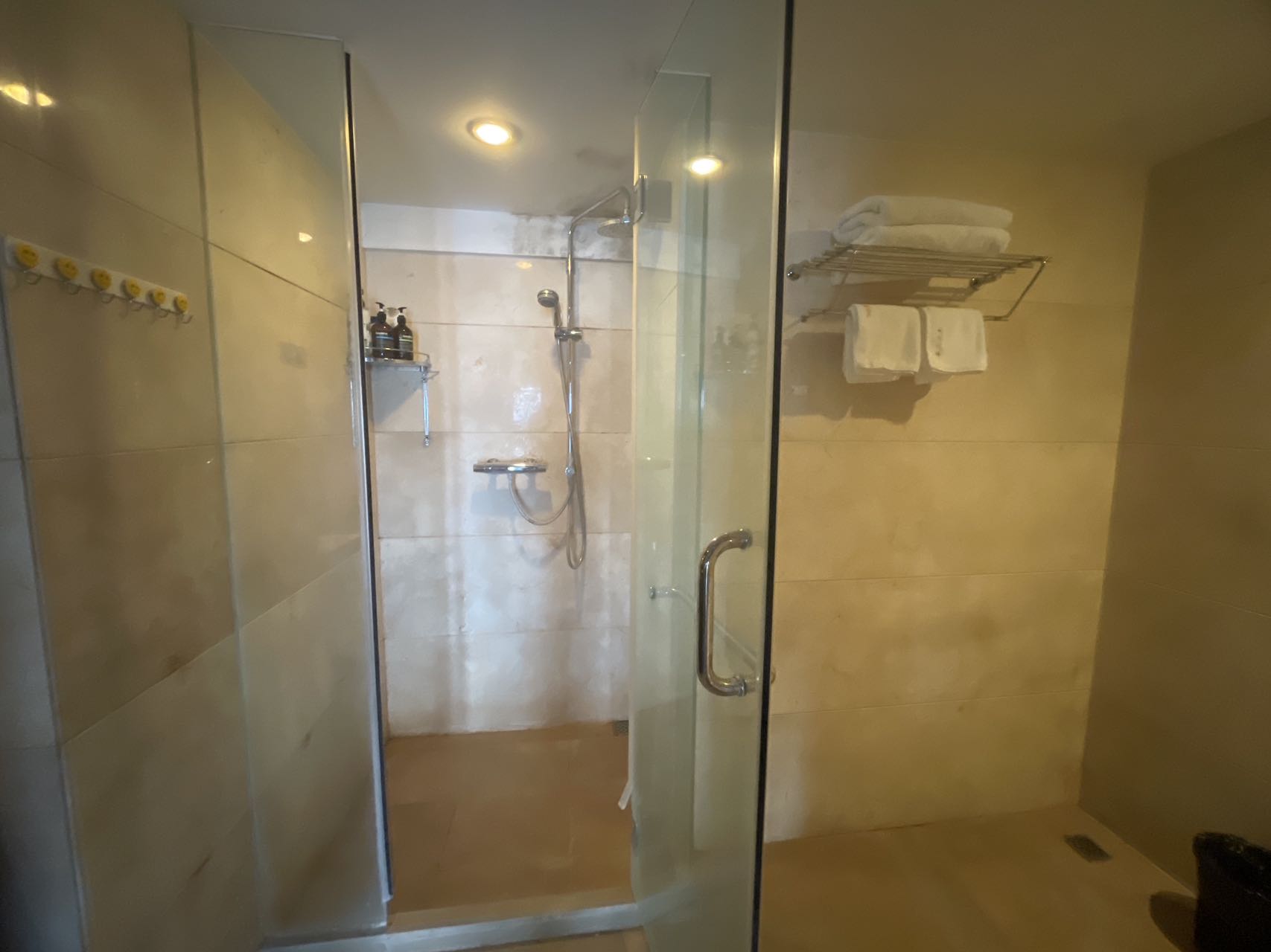 View 1-bedroom apartment in Chaoyang, Beijing | 2 Beds Loft in Chaoyang district near Sanlitun — Photo 2 of 9