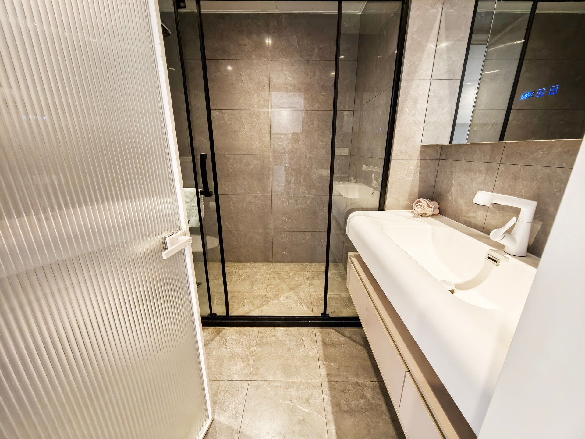 1-bedroom apartment in Chaoyang, Beijing | Modern Studio in Chaoyang near Guomao — Photo 1 of 5